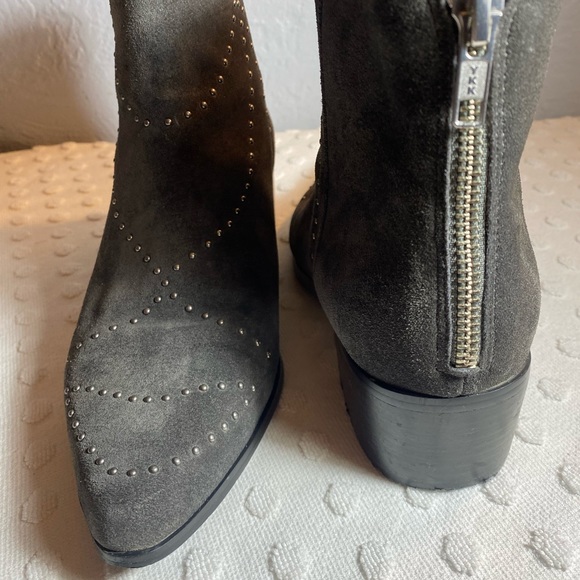 GREY CITY WOMEN'S WENDY STUDDED BOOTIE,IRON GREY - Picture 2 of 16